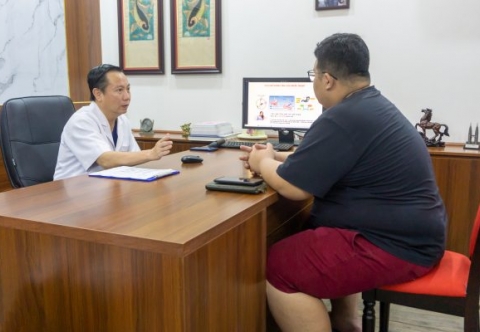 Chàng trai 21 tuổi có cân nặng “khủng” thay đổi ngoạn mục sau 1 tháng thu nhỏ dạ dày